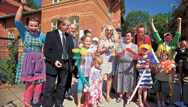 Catherine von Fürstenberg-Dussmann open the first KulturKIndergarten 