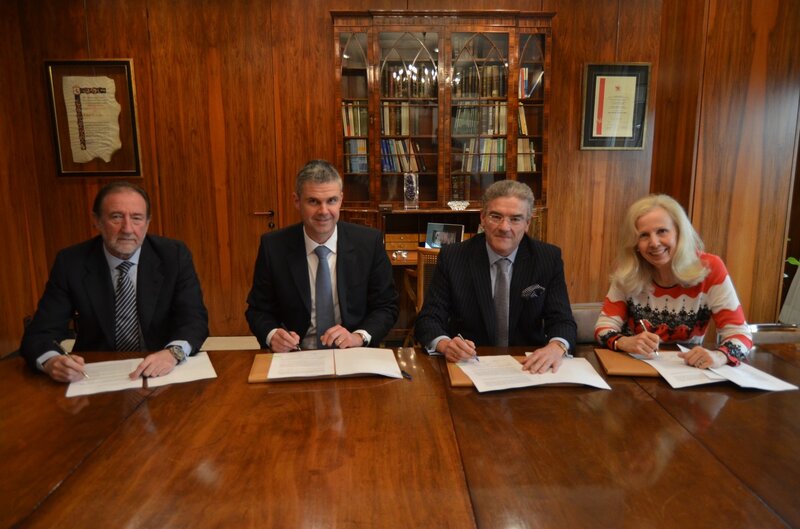 © from l. to r.: Jesús Álvarez Mezquiriz, Marketing Director Eulen, Dirk Brouwers, CEO Dussmann Group, Juan Jordano, Corporate Managing Director Group Eulen, Catherine von Fürstenberg-Dussmann, Chairperson of the Board of Trustees Dussmann Group