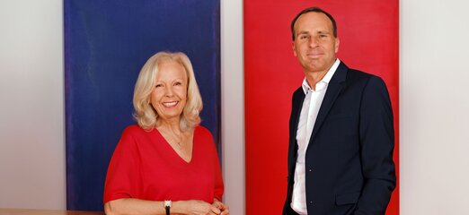 Catherine von Fürstenberg-Dussmann, Chairwoman of the Board of Trustees of the Dussmann Group and Wolf-Dieter Adlhoch, Chairman of the Executive Board  | © Dussmann Group / Foto: Kay Herschelmann