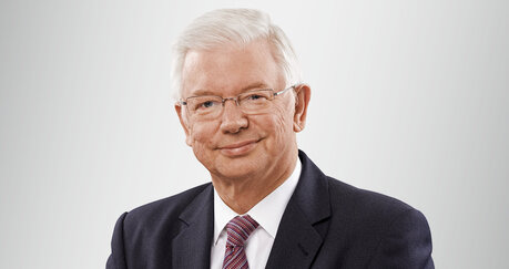 Roland Koch, Member of the Board of Trustees of the Dussmann Group